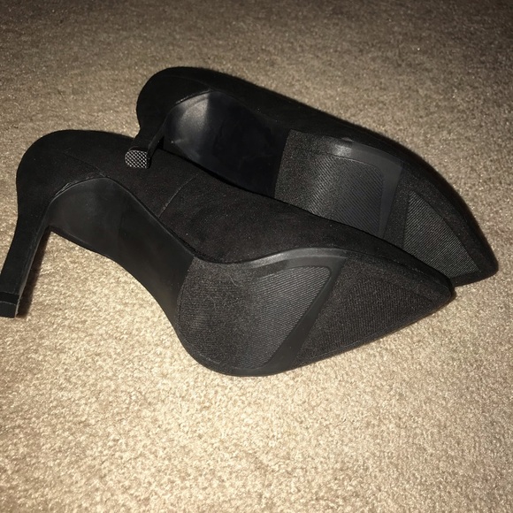 Suede heels - Picture 2 of 5